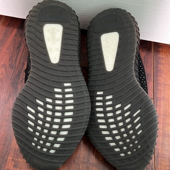 adidas gazelle silver green womens Adidas Yeezy 350 v2 Oreo Sneakers – Genuine Design
